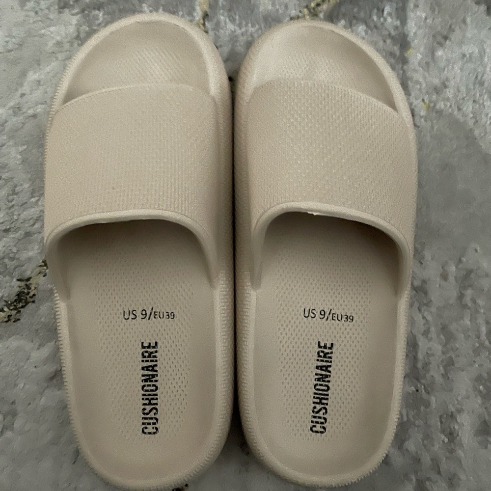 Cushionaire slippers 9